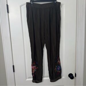 Johnny Was Workshop Jogger Pant Women’s Size Large Olive Green Floral Embroidery
